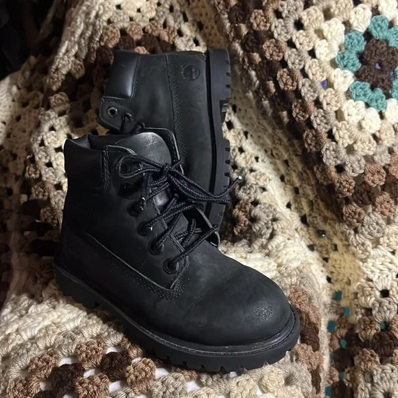 Timberland | Shoes | Timberland Black Leather Laceup Combat  display picture 2